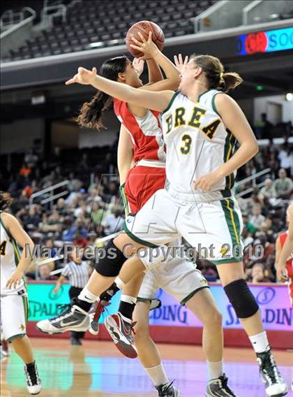 Thumbnail 2 in Brea Olinda vs. Mater Dei (CIF SoCal D2 Final) photogallery.