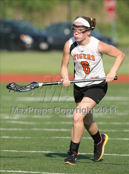 Thumbnail 3 in East Aurora vs. Amherst Central (Section 6 Class C Semifinal) photogallery.