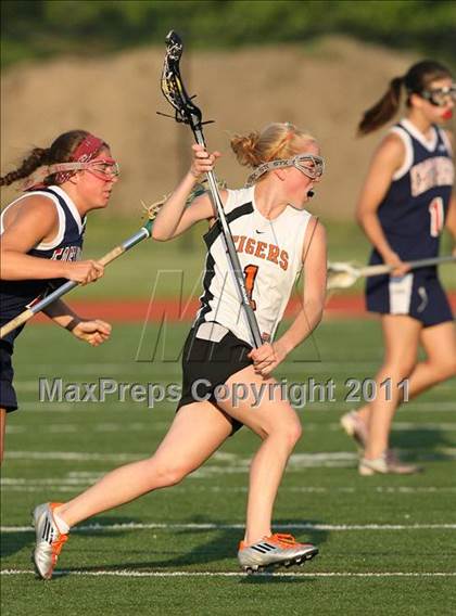 Thumbnail 1 in East Aurora vs. Amherst Central (Section 6 Class C Semifinal) photogallery.