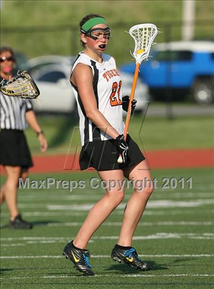 Thumbnail 2 in East Aurora vs. Amherst Central (Section 6 Class C Semifinal) photogallery.