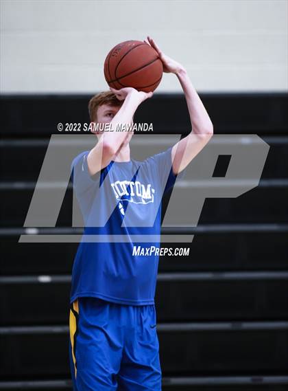 Thumbnail 2 in Bakersfield Christian vs  Santa Clarita Christian (The Warrior Showcase) photogallery.