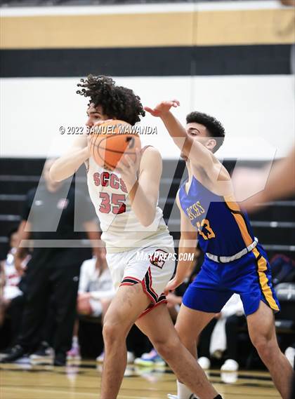 Thumbnail 3 in Bakersfield Christian vs  Santa Clarita Christian (The Warrior Showcase) photogallery.