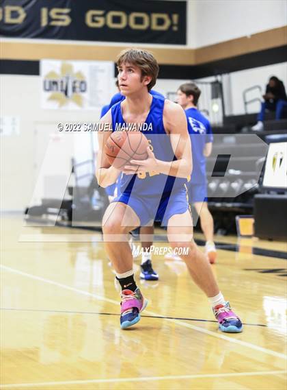 Thumbnail 2 in Bakersfield Christian vs  Santa Clarita Christian (The Warrior Showcase) photogallery.