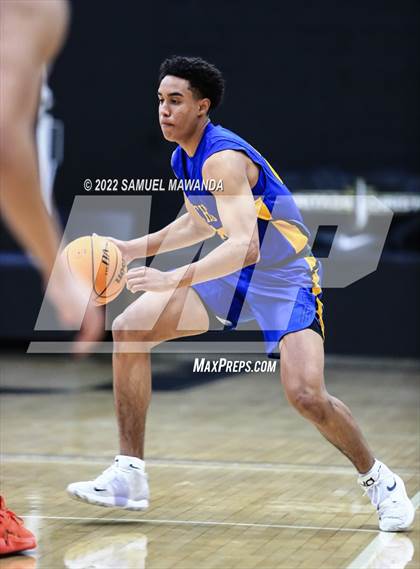 Thumbnail 3 in Bakersfield Christian vs  Santa Clarita Christian (The Warrior Showcase) photogallery.