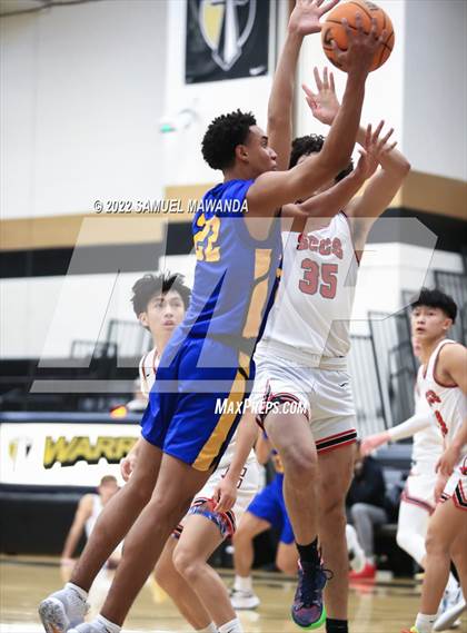 Thumbnail 2 in Bakersfield Christian vs  Santa Clarita Christian (The Warrior Showcase) photogallery.