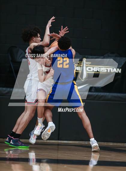 Thumbnail 1 in Bakersfield Christian vs  Santa Clarita Christian (The Warrior Showcase) photogallery.
