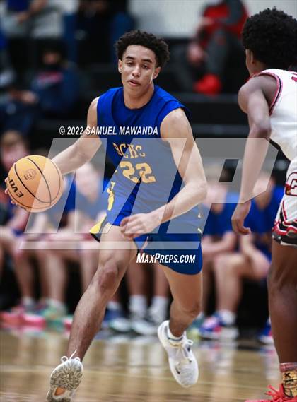 Thumbnail 2 in Bakersfield Christian vs  Santa Clarita Christian (The Warrior Showcase) photogallery.