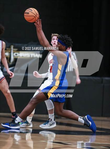 Thumbnail 3 in Bakersfield Christian vs  Santa Clarita Christian (The Warrior Showcase) photogallery.