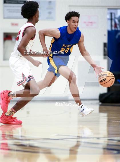 Thumbnail 3 in Bakersfield Christian vs  Santa Clarita Christian (The Warrior Showcase) photogallery.