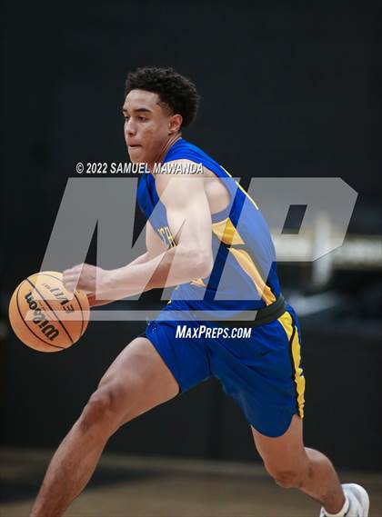 Thumbnail 2 in Bakersfield Christian vs  Santa Clarita Christian (The Warrior Showcase) photogallery.