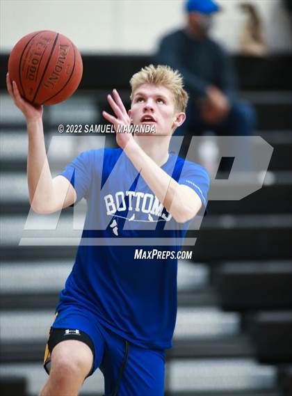 Thumbnail 2 in Bakersfield Christian vs  Santa Clarita Christian (The Warrior Showcase) photogallery.