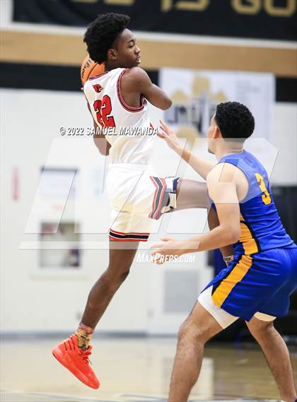 Thumbnail 3 in Bakersfield Christian vs  Santa Clarita Christian (The Warrior Showcase) photogallery.