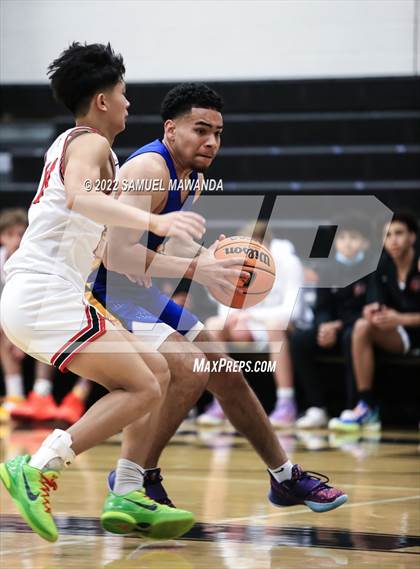 Thumbnail 3 in Bakersfield Christian vs  Santa Clarita Christian (The Warrior Showcase) photogallery.