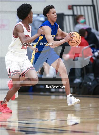 Thumbnail 3 in Bakersfield Christian vs  Santa Clarita Christian (The Warrior Showcase) photogallery.