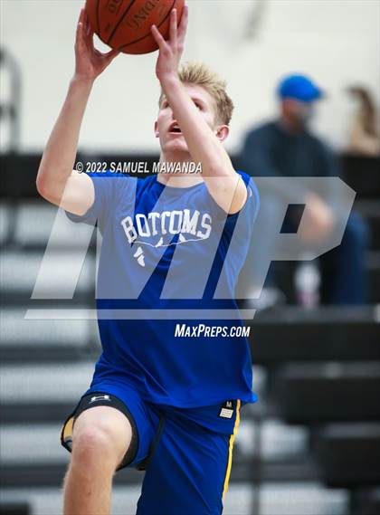Thumbnail 3 in Bakersfield Christian vs  Santa Clarita Christian (The Warrior Showcase) photogallery.