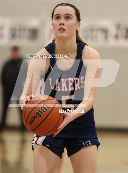 Thumbnail 1 in Pentucket Regional vs. Apponequet Regional (MIAA Division 3 Round of 16) photogallery.