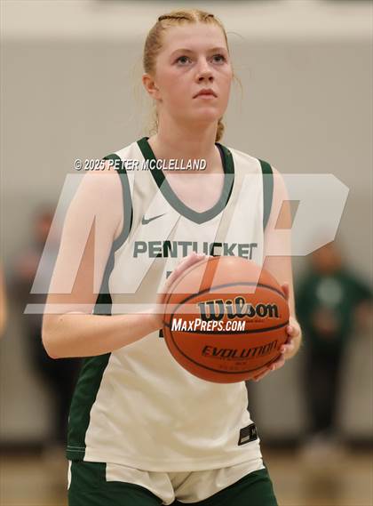 Thumbnail 1 in Pentucket Regional vs. Apponequet Regional (MIAA Division 3 Round of 16) photogallery.