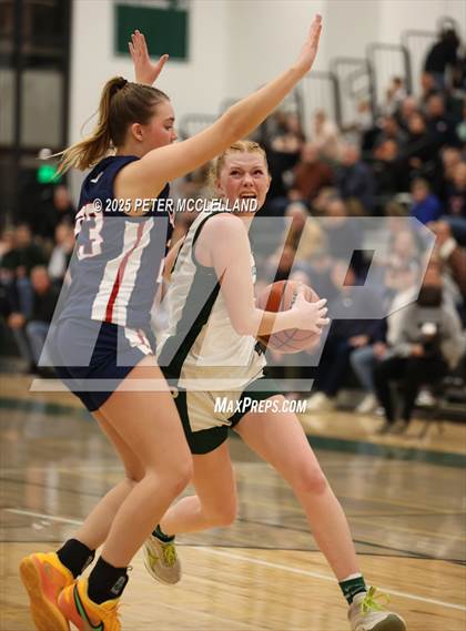 Thumbnail 1 in Pentucket Regional vs. Apponequet Regional (MIAA Division 3 Round of 16) photogallery.