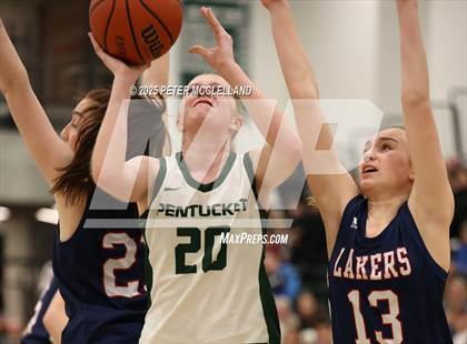 Thumbnail 3 in Pentucket Regional vs. Apponequet Regional (MIAA Division 3 Round of 16) photogallery.