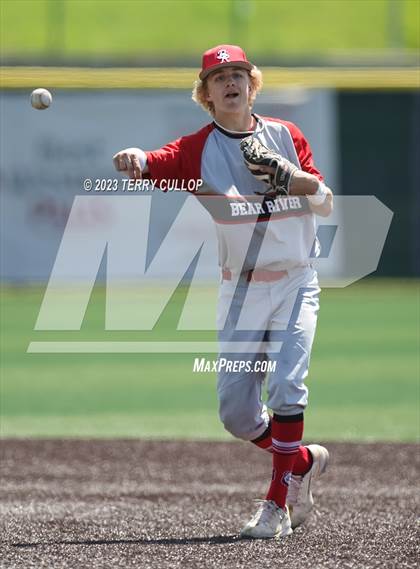 Thumbnail 3 in Mountain Crest vs. Bear River (UHSAA 4A Bracket Play) photogallery.