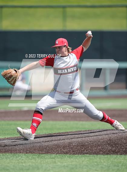 Thumbnail 3 in Mountain Crest vs. Bear River (UHSAA 4A Bracket Play) photogallery.