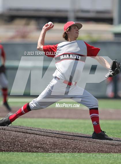 Thumbnail 1 in Mountain Crest vs. Bear River (UHSAA 4A Bracket Play) photogallery.