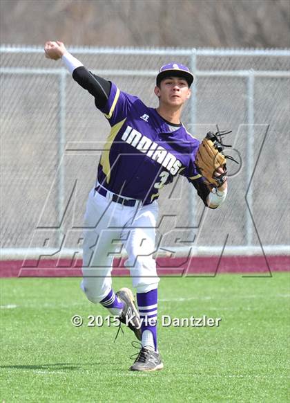 Thumbnail 3 in Alvarado vs Peaster (Bowie Invitational) photogallery.