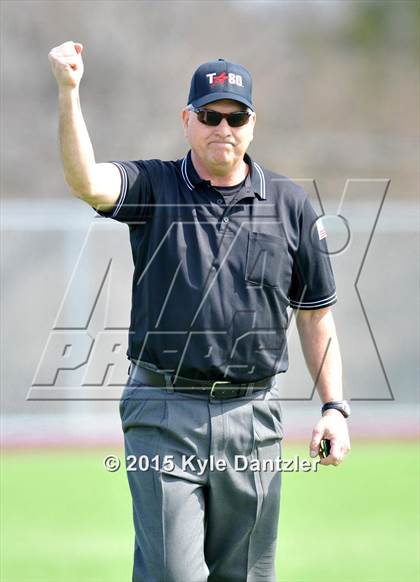 Thumbnail 2 in Alvarado vs Peaster (Bowie Invitational) photogallery.