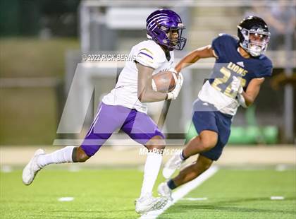 Thumbnail 1 in Lake Creek vs Montgomery photogallery.