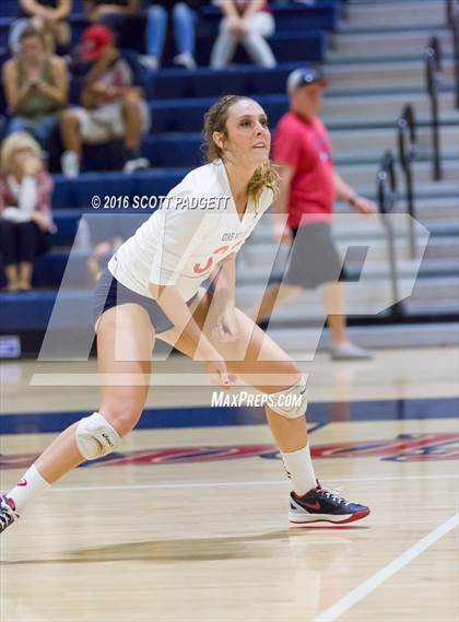 Thumbnail 2 in Great Oak vs. Santa Margarita photogallery.