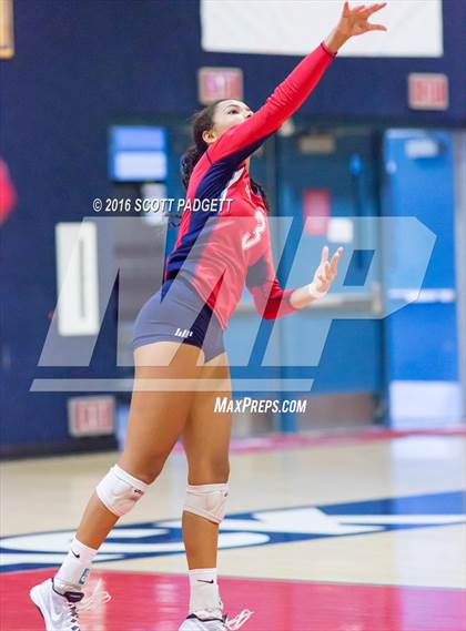 Thumbnail 2 in Great Oak vs. Santa Margarita photogallery.