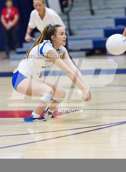 Thumbnail 2 in Great Oak vs. Santa Margarita photogallery.