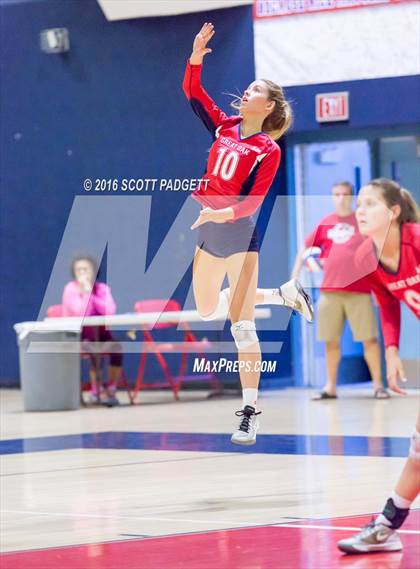 Thumbnail 1 in Great Oak vs. Santa Margarita photogallery.