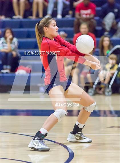 Thumbnail 2 in Great Oak vs. Santa Margarita photogallery.