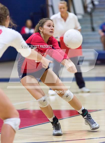 Thumbnail 2 in Great Oak vs. Santa Margarita photogallery.