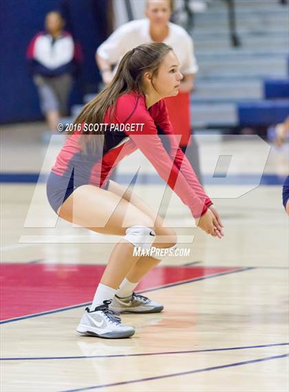 Thumbnail 1 in Great Oak vs. Santa Margarita photogallery.