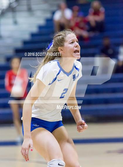 Thumbnail 1 in Great Oak vs. Santa Margarita photogallery.