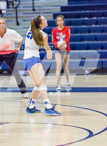 Thumbnail 2 in Great Oak vs. Santa Margarita photogallery.