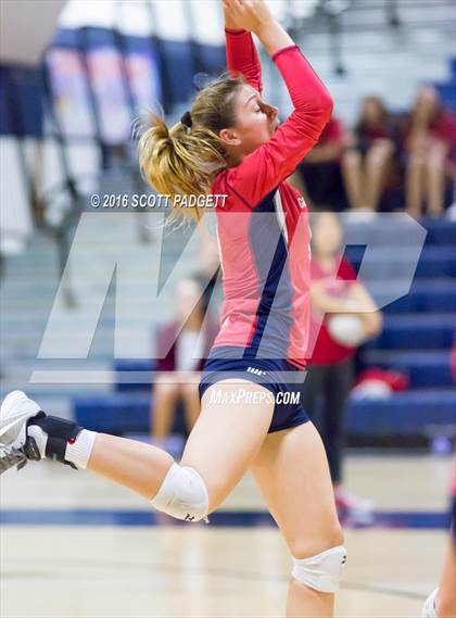 Thumbnail 1 in Great Oak vs. Santa Margarita photogallery.
