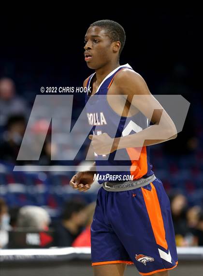 Thumbnail 3 in Salpointe Catholic vs Cholla (MLK Basketball Classic) photogallery.