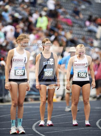 Thumbnail 3 in FHSAA 2A Finals (3200 Meters) photogallery.