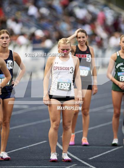 Thumbnail 2 in FHSAA 2A Finals (3200 Meters) photogallery.