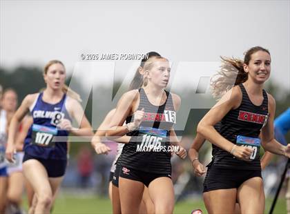 Thumbnail 3 in FHSAA 2A Finals (3200 Meters) photogallery.
