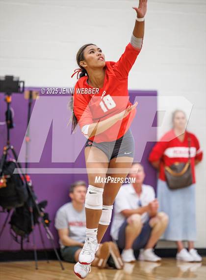 Thumbnail 1 in Mater Dei @ Marymount (Durango Fall Classic) photogallery.