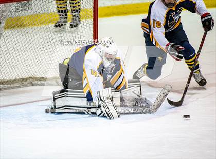 Thumbnail 3 in Morris Catholic @ Vernon photogallery.