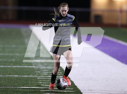 Thumbnail 1 in Fairfield Union vs. Tri-Valley (OHSAA D2 Regional) photogallery.