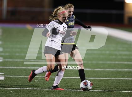 Thumbnail 3 in Fairfield Union vs. Tri-Valley (OHSAA D2 Regional) photogallery.