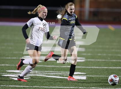 Thumbnail 1 in Fairfield Union vs. Tri-Valley (OHSAA D2 Regional) photogallery.