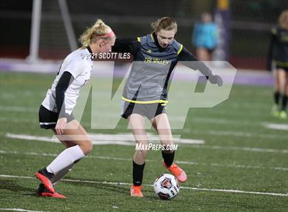 Thumbnail 3 in Fairfield Union vs. Tri-Valley (OHSAA D2 Regional) photogallery.