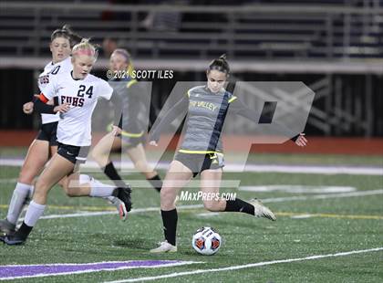 Thumbnail 3 in Fairfield Union vs. Tri-Valley (OHSAA D2 Regional) photogallery.